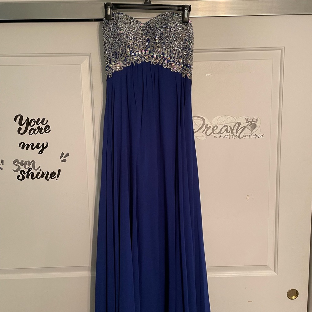 Gown/dress